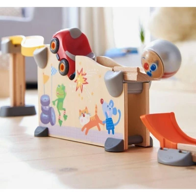 HABA Kullerbu Theme Set - Crash Test - 18 Piece Playset With Convertible Car And Stuntman Steve Ball - Image 2