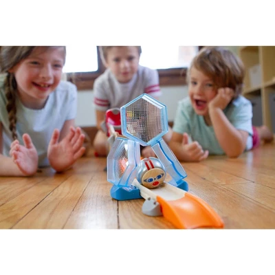 HABA Kullerbu Theme Set - Crash Test - 18 Piece Playset With Convertible Car And Stuntman Steve Ball - Image 4